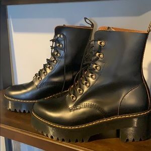 NEW IN BOX LEONA VINTAGE SMOOTH DR. MARTENS